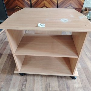 Mesa Auxiliar de Madera Clara con Estante y Ruedas - imagen 2