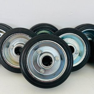 Lote siguiente: Lote de 10 Ruedas Negras de 7cm