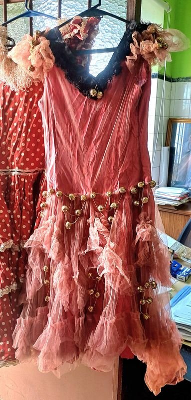 Vestimentas de Flamenco Españolas de Segunda Mano en Muy Buenas Condiciones - imagen 2