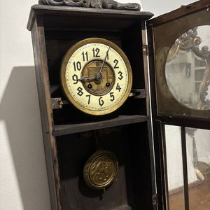 Reloj de Pared Antiguo a Péndulo con Caja de Madera Tallada - imagen 6