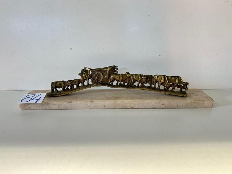 Adorno de Carreta de Bronce con Base de Mármol - imagen 3