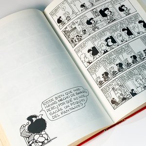 Todo Mafalda de Quino: Tomo Completo con Tapa Amarilla y Naranja - imagen 3
