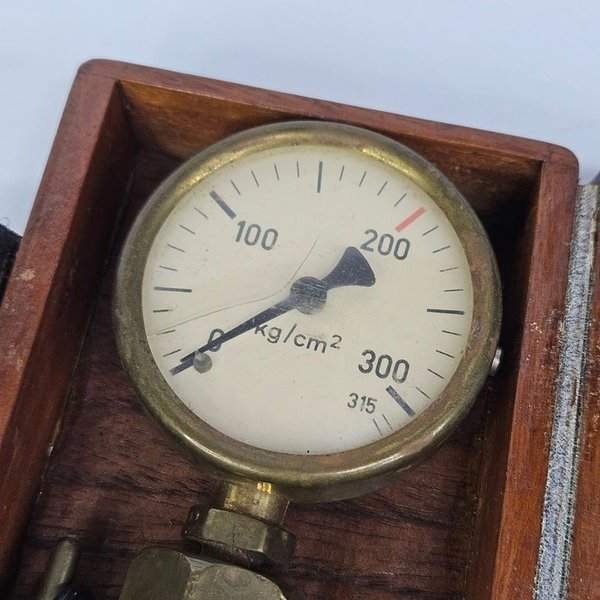 Antiguo Medidor de Presión Dacor en Caja de Madera - imagen 3