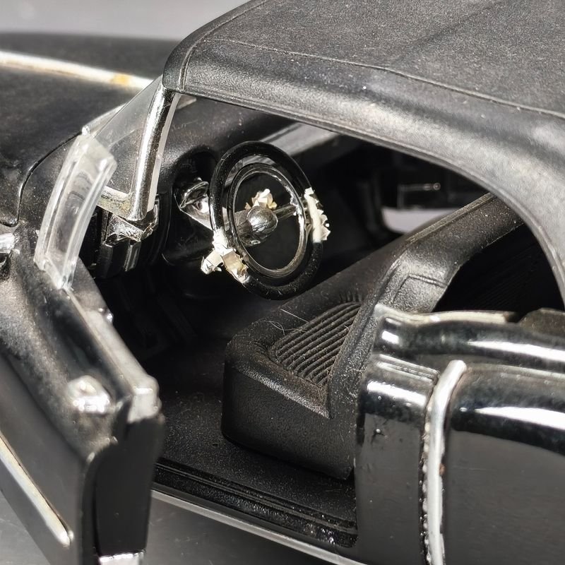 Modelo de Auto Cadillac El Dorado 1955 en Escala 1/24 en Metal - imagen 6