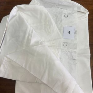 Camisa Blanca Manga Corta Talle M Nueva con Estampa Floral - imagen 2