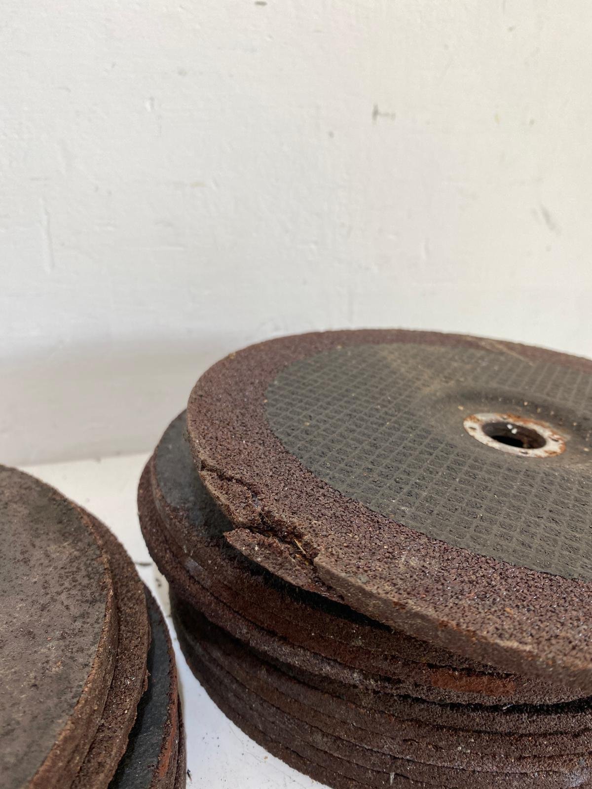 Item lote-x28-discos-de-pulir-algunos-con-detalles - Image 0