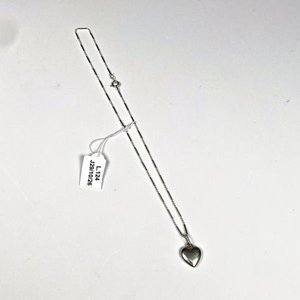 Lote siguiente: Cadena de Plata Fina con Dije de Corazón