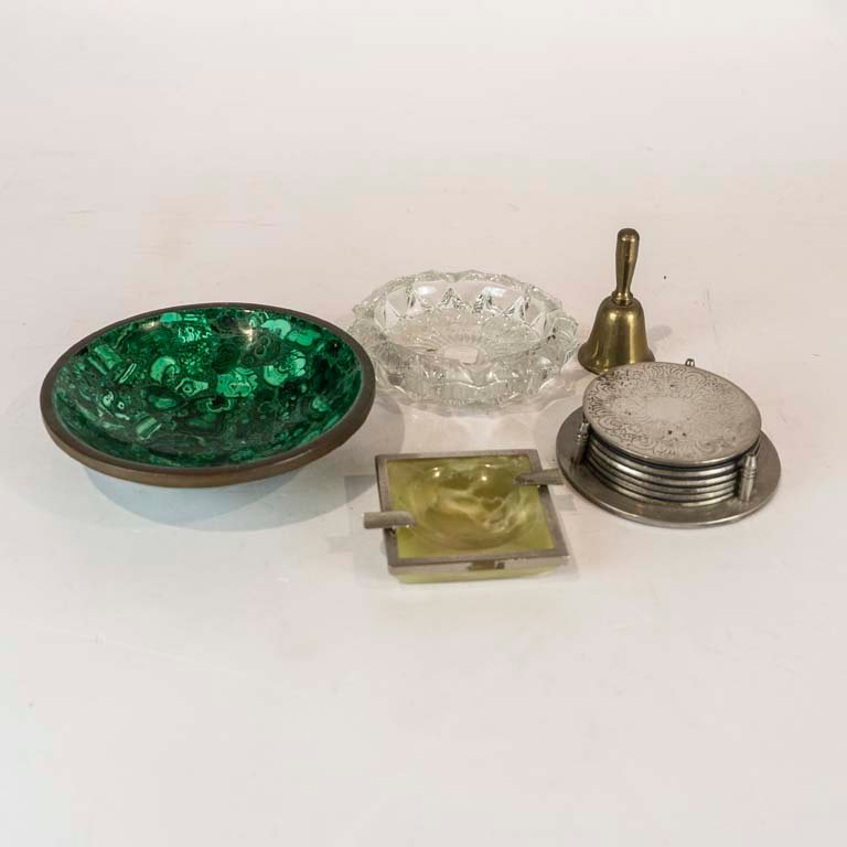 Lote siguiente: Colección de accesorios de plata y vidrio