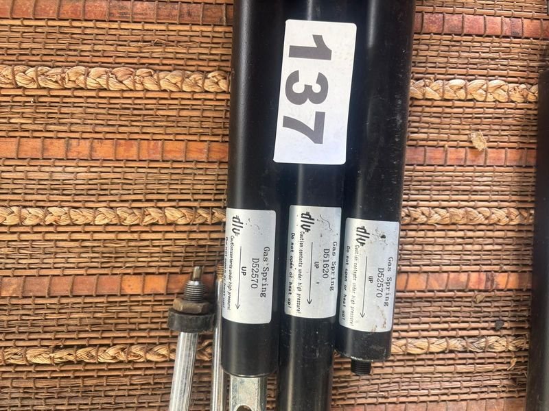 Juego de 3 Pistones a Gas D52570
