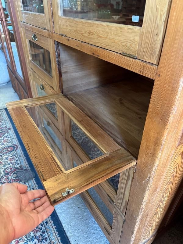 Alacena en Pinotea de 10 Gabinetes con Puertas Vidriadas - imagen 16