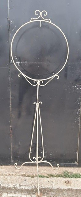 Lote siguiente: Soporte de jaula/maceta para interiores