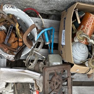 Lote siguiente: Lote de Varios Objetos y Utensilios