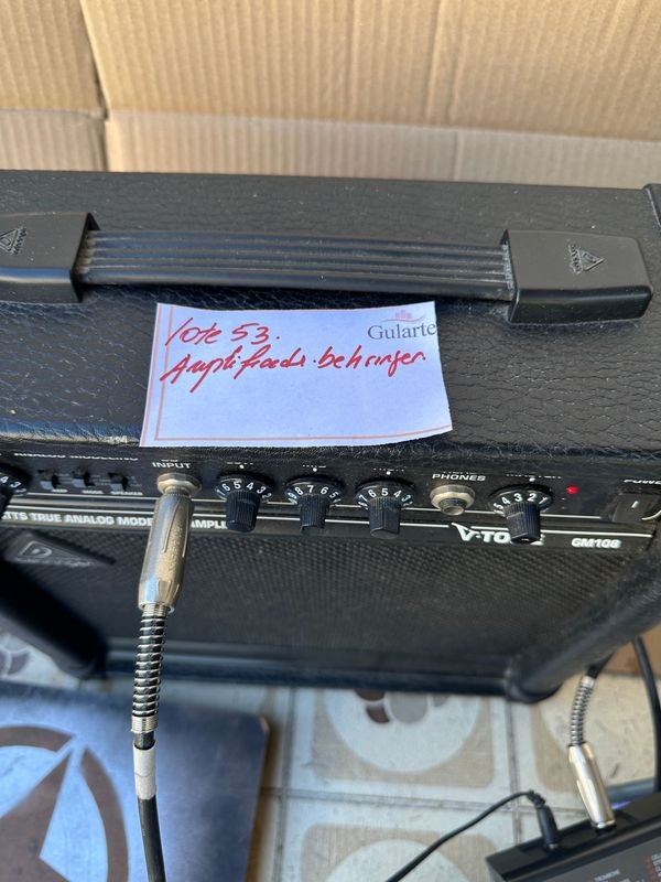 Amplificador de bajo Behringer en buen estado - imagen 4