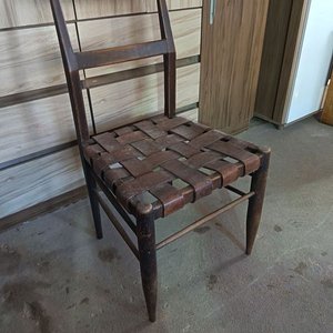 Silla Antigua con Asiento de Cuero Trenzado - imagen 2
