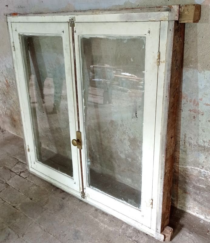 Item 900220 - Image 1