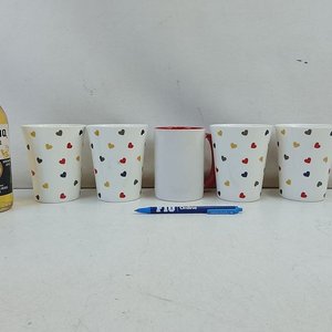 Lote de 18 Tazas y Jarros de Cerámica con Diseños Variados - imagen 2