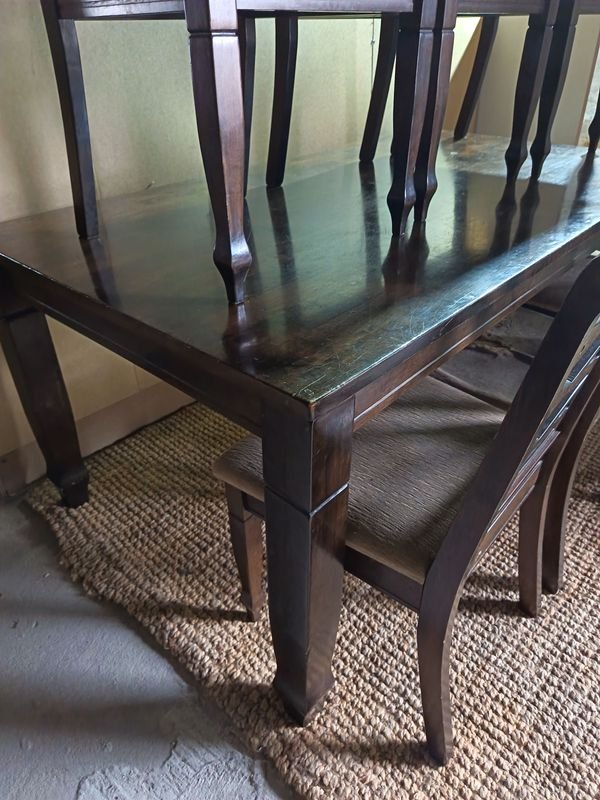 Juego de Comedor Moderno: Mesa de Madera y 6 Sillas