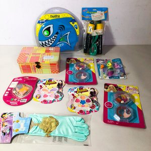 Lote anterior: Lote de 10 Piezas: Gorras de Natación, Maquillaje Infantil, Cuerda para Saltar y Caja Decorada