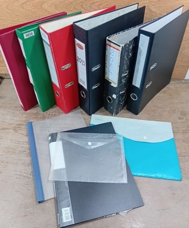 Lote de Biblioratos y Archivadores de Varias Medidas y Tamaños