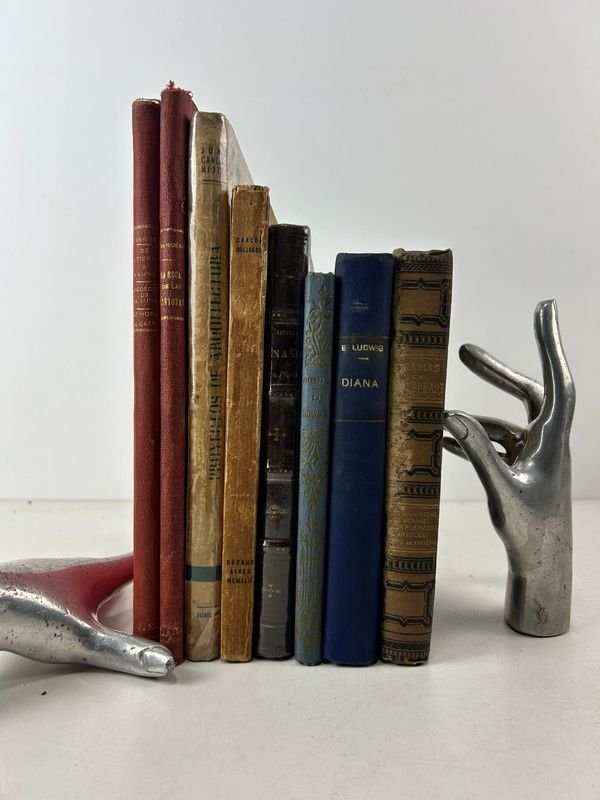 Lote anterior: Colección de libros antiguos y literatura rara