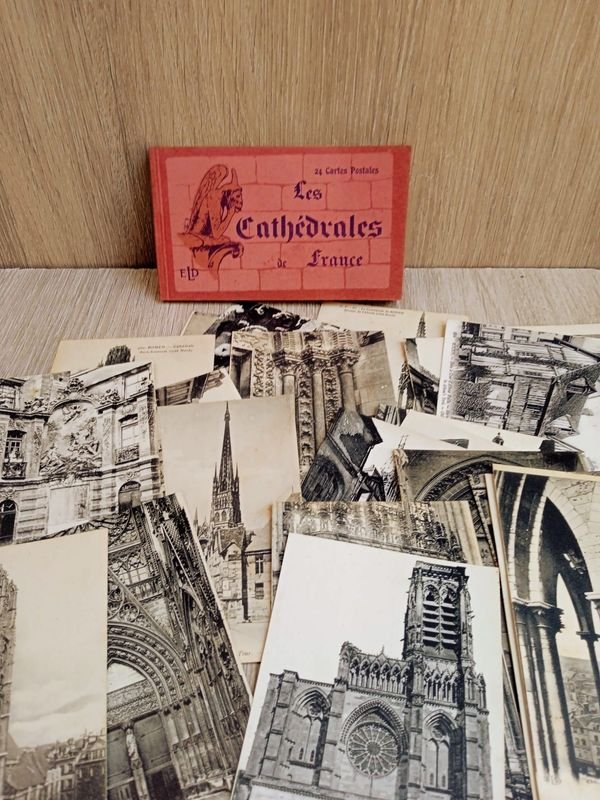 Colección de postales y libro con motivo catedralicio - imagen 2