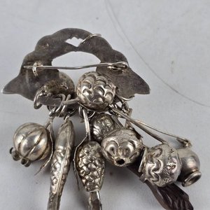 Balandrán Colgante en Plata con Amuletos - imagen 3