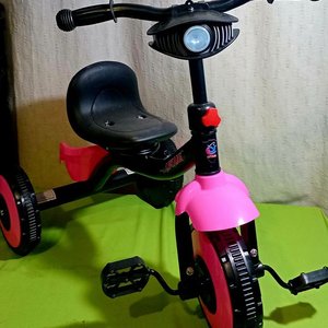 Lote anterior: Triciclo Infantil Rosado con Faro