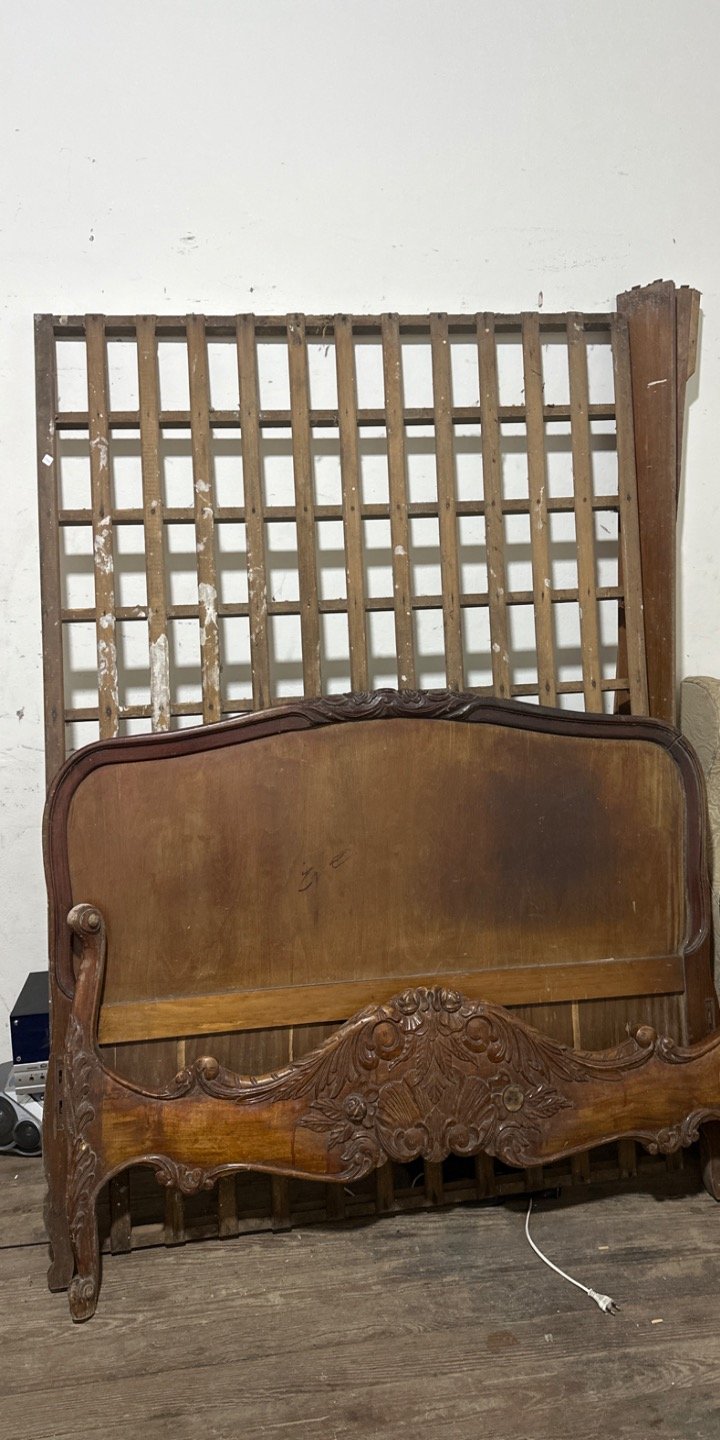 Cama Antigua de Dos Plazas Estilo Francés