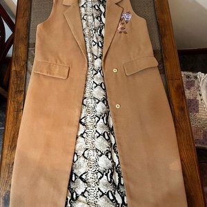 Chaleco de Paño Talle M con Bordado de Flores - imagen 3