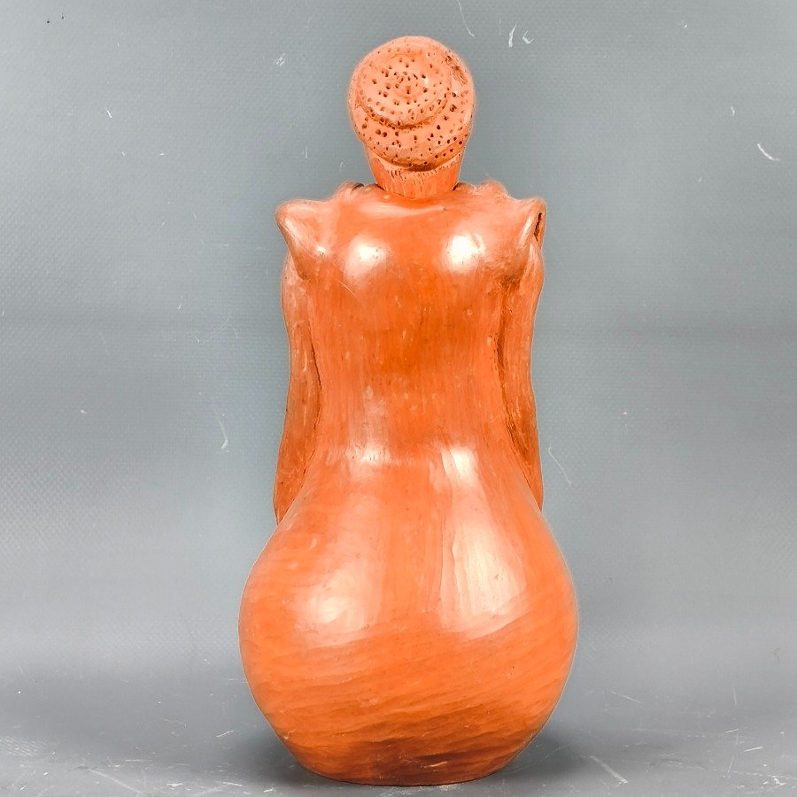 Botella antropomorfa en cerámica con diseño de mujer - imagen 7