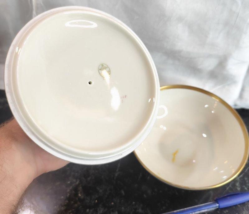 Bombonera en porcelana alemana HUTSCHENREUTHER - Colección de Arte - imagen 3