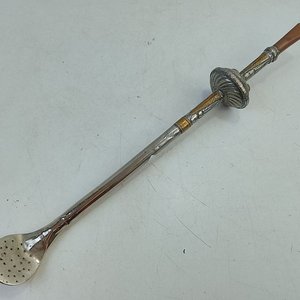 Importante Bombilla de Mate Grande en Alpaca y Bronce con Grabados Folclóricos - imagen 1