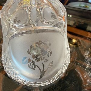 Campanilla de Mano de Cristal Tallado con Decoración Floral y Mango Facetado - imagen 7