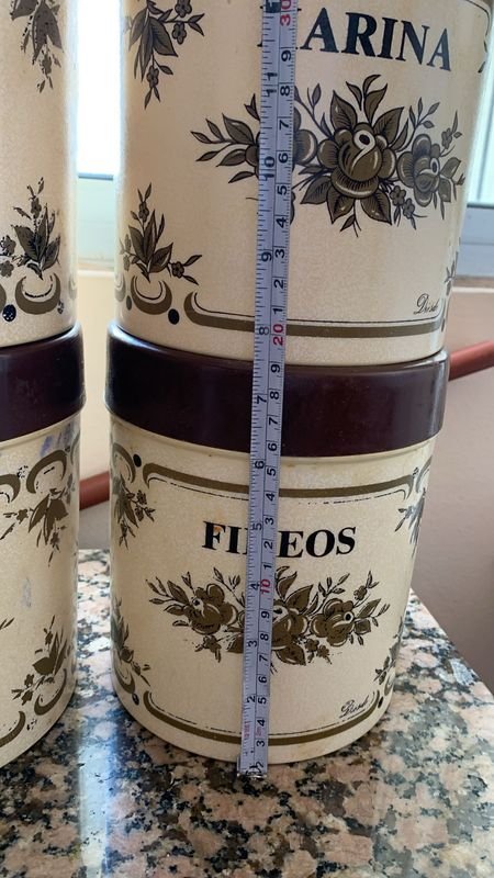 Lote anterior: Frascos de cocina en plástico con etiquetas y metro