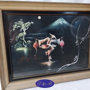 Lote siguiente: Cuadro con motivo nocturno y figura oriental