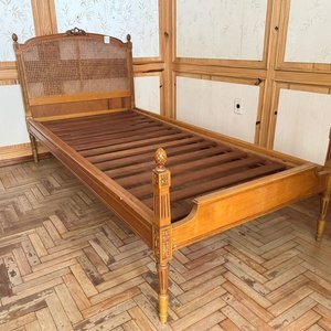 Cama Antigua de 1 Plaza Estilo Inglés con Respaldo de Esterilla - imagen 2
