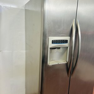 Heladera Frigidaire Profesional de dos puertas con dispensador - imagen 2