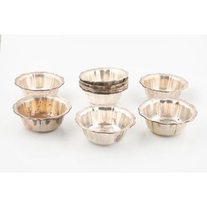 Lote siguiente: 12 Cuencos de Plata 800 - 1060gr - 12cm Diámetro