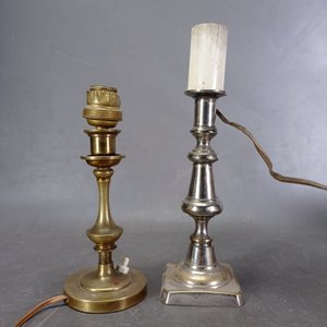 Par de Veladores de Bronce con Pantallas - imagen 6