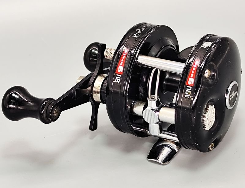 Reel Rotativo Abu Garcia 4600 C Black - Producto de Suecia