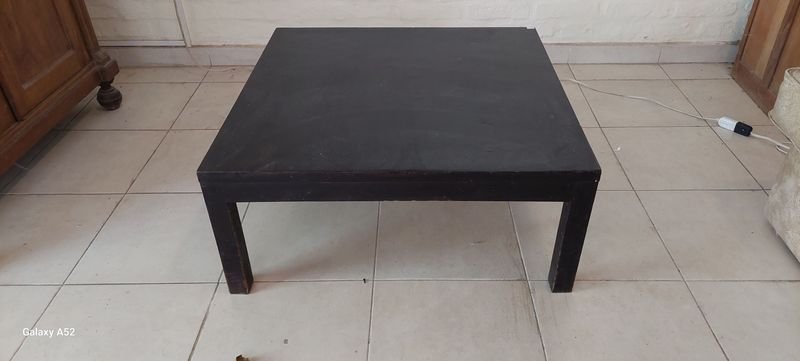 Lote anterior: Mesa ratona negra en buen estado