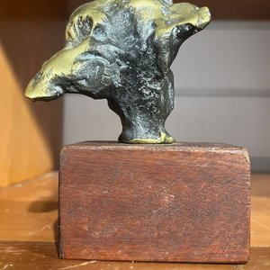 Escultura en Bronce "Rostro de Mujer" Firmada por Martha Escondeur (2003) - imagen 2