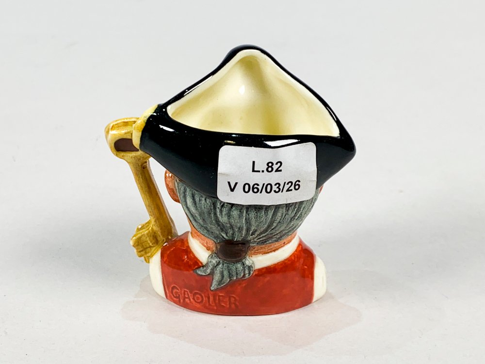 Jarra de porcelana Royal Doulton Gaolier - imagen 3