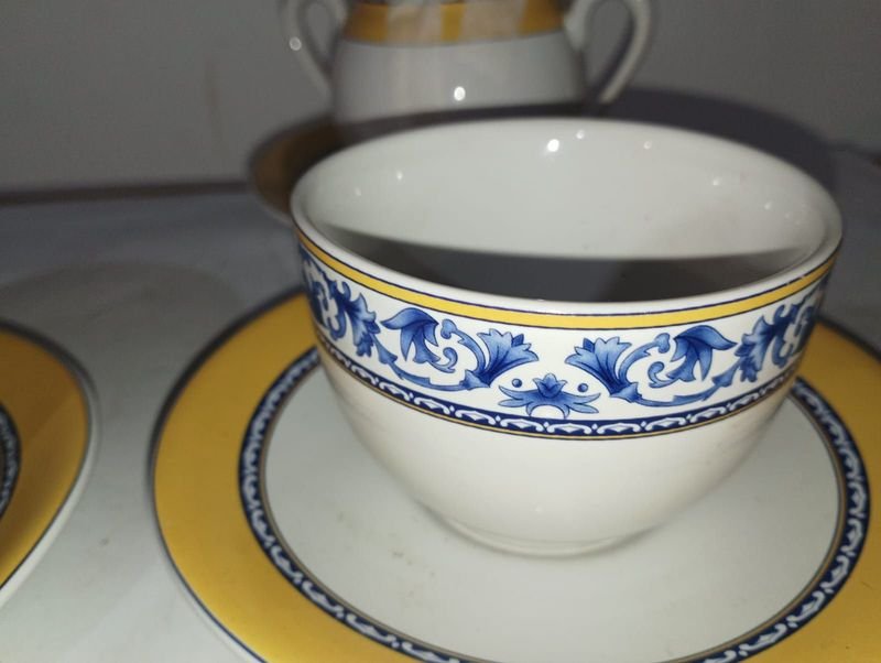 Juego de té Olmos con platos, tazas y tetera - imagen 3