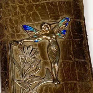 Carnet de Baile Antiguo en Cuero con Dama Alada en Plata y Esmalte - imagen 3