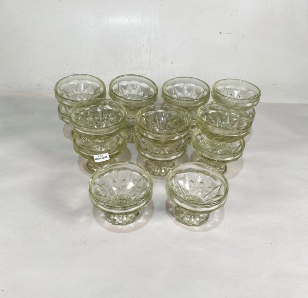 Doce Vasos Hialinos Tallados con Jarra de Cristal - imagen 1