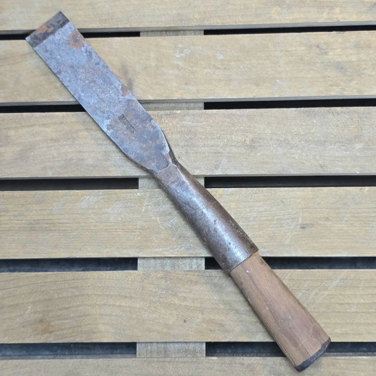 Lote anterior: Chisela de metal con mango de madera