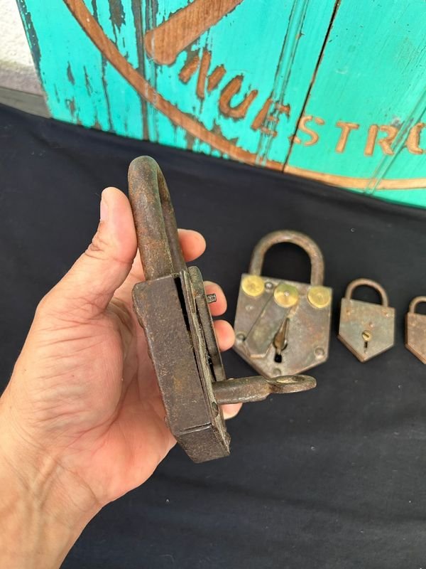 Colección de candados antiguos para venta - imagen 3