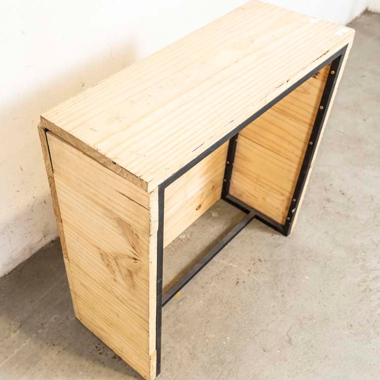 Mesa de arrimo rústica en madera y hierro - imagen 2