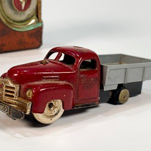 Camioncito Colección Schuco Rojo y Gris y Radio Portátil Spica Vintage - imagen 2